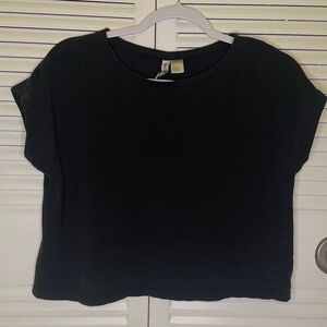 Black T-shirt crop top